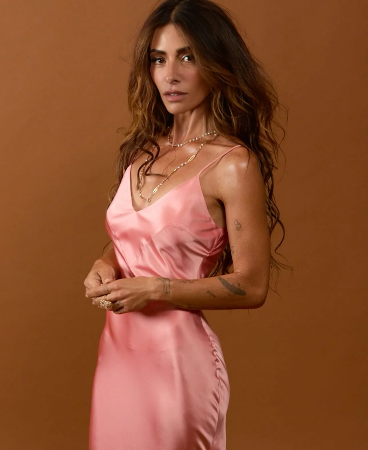 Sarah Shahi, 45 picture 2 of 4