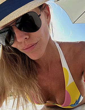 Tricia Helfer, 51'