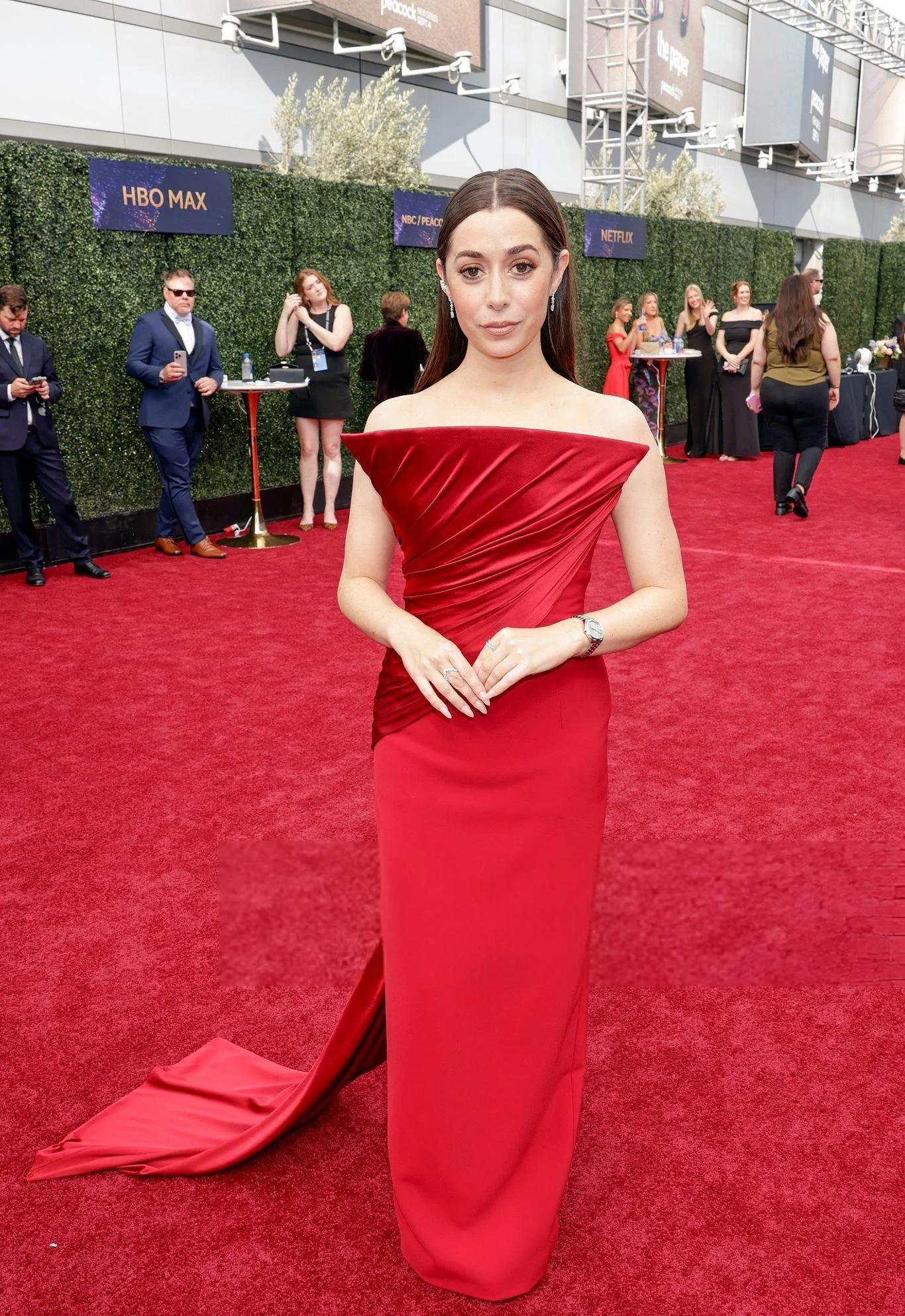 Cristin Milioti, 40 picture 1 of 3