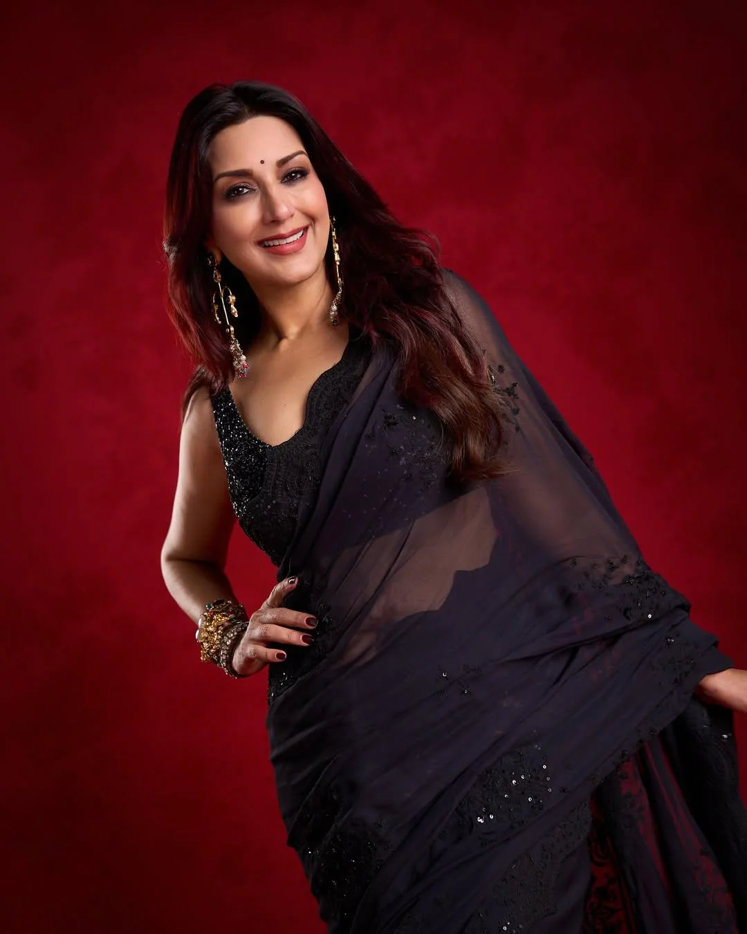 Sonali Bendre, 50 picture 1 of 1