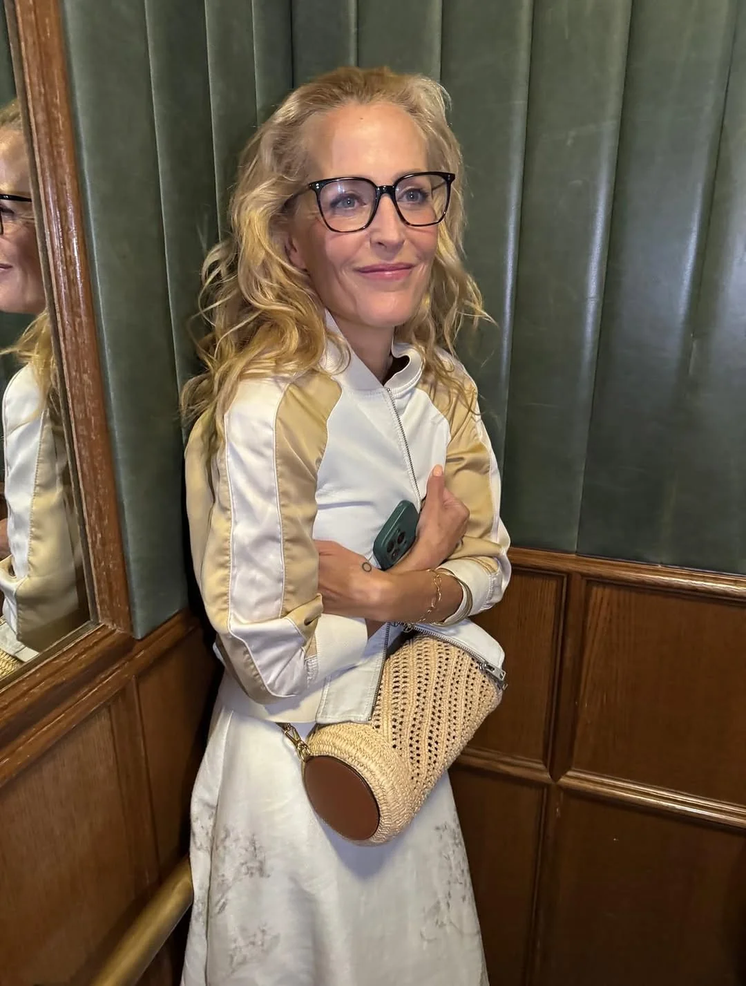 Gillian Anderson, 57 picture 2 of 2