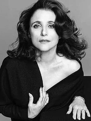 Julia Louis-Dreyfus, 63'