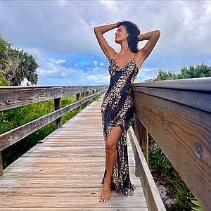 Angie Harmon, 53'