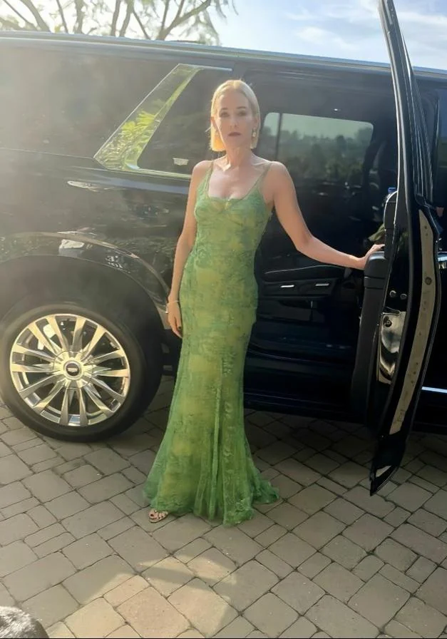 Penelope Ann Miller, 60 picture 3 of 4