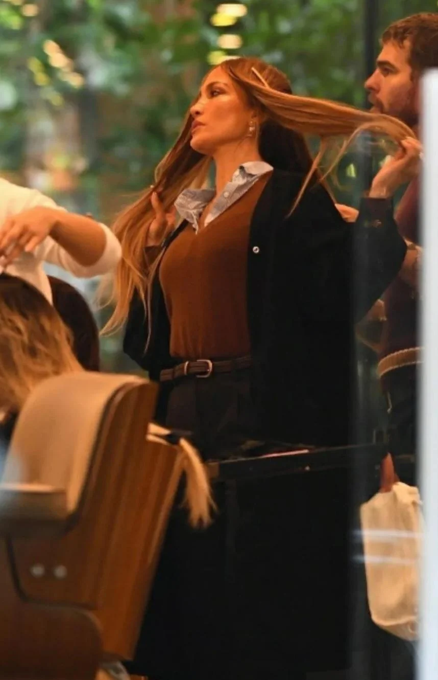 Jennifer Lopez, 56 picture 2 of 3