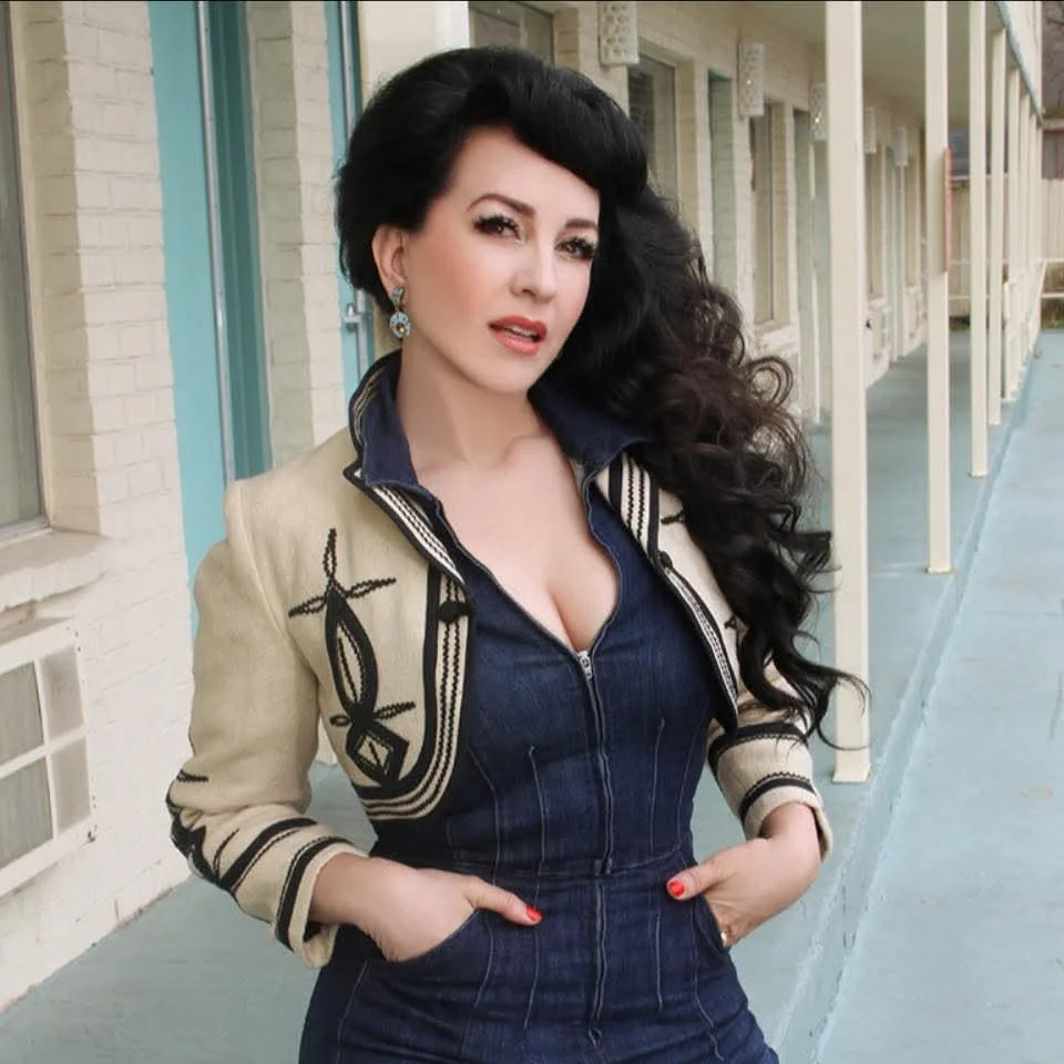Grey DeLisle, 52 picture 1 of 1