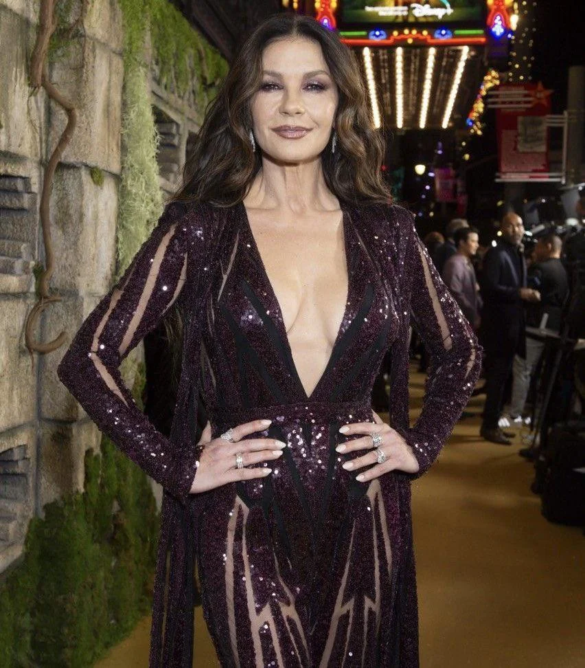 Catherine Zeta-Jones, 55 picture 1 of 1