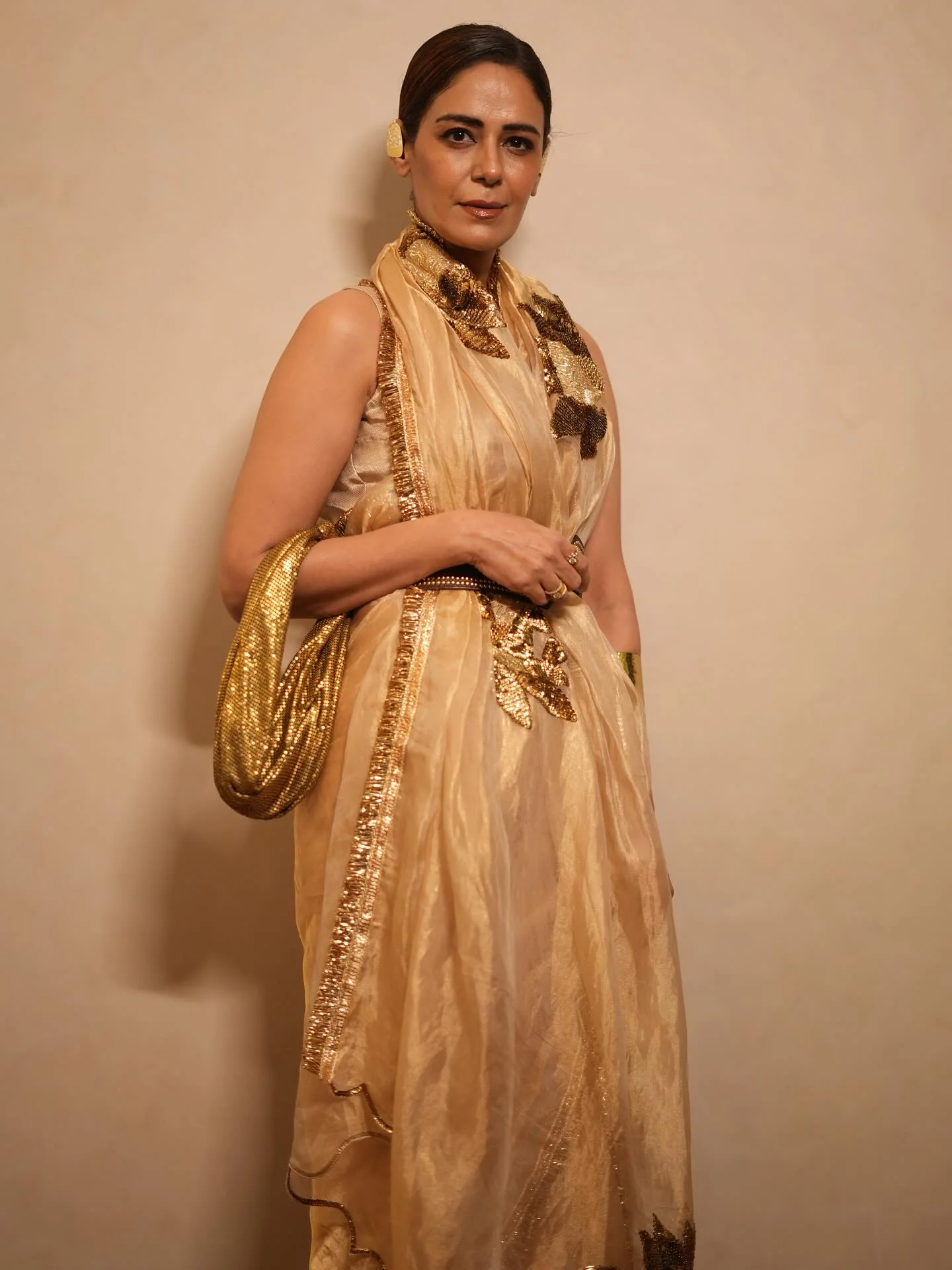 Mona Singh, 43 picture 2 of 3
