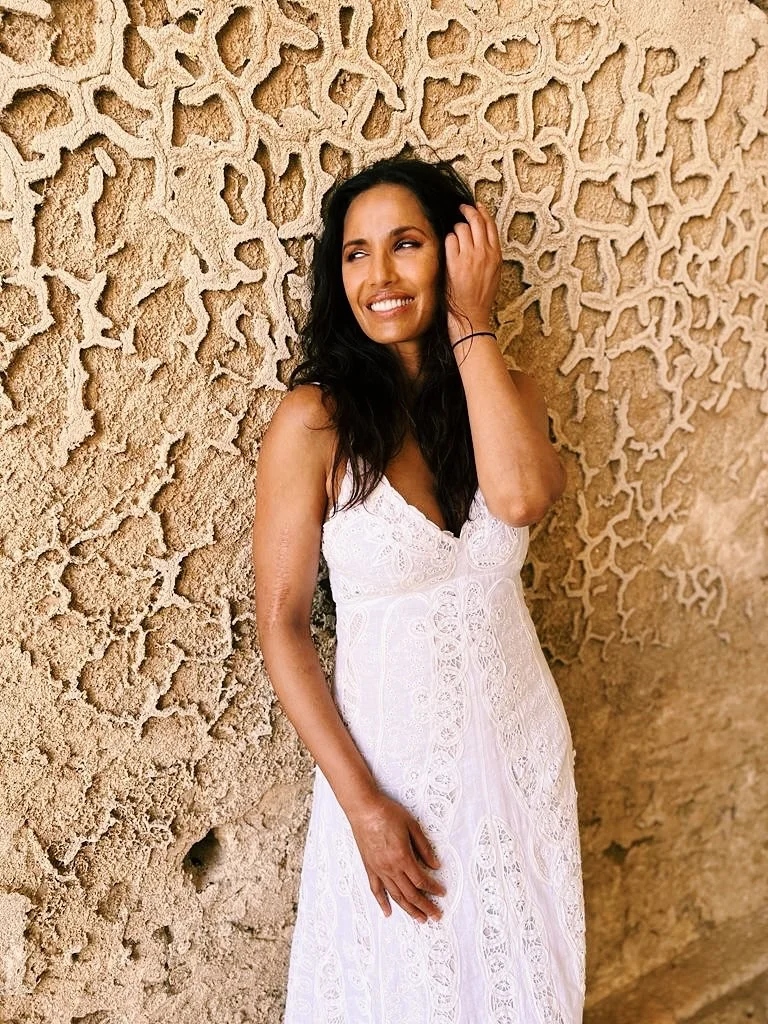 Padma Lakshmi, 55 picture 1 of 2