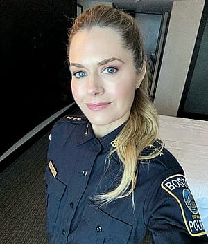 Maggie Lawson, 45'