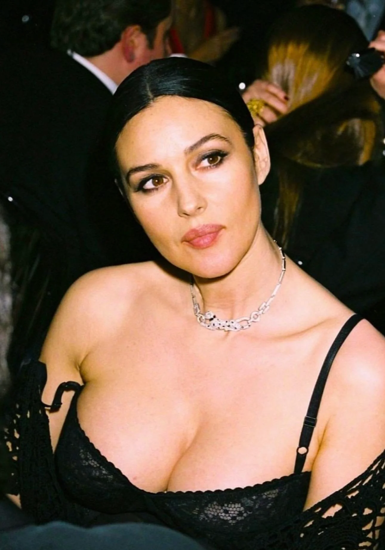 Monica Bellucci, 59 picture 2 of 5