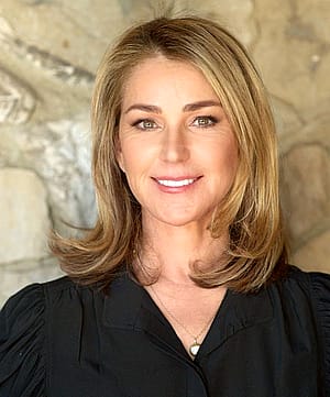 Peri Gilpin, 61'
