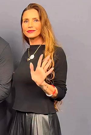 Charisma Carpenter, 55'