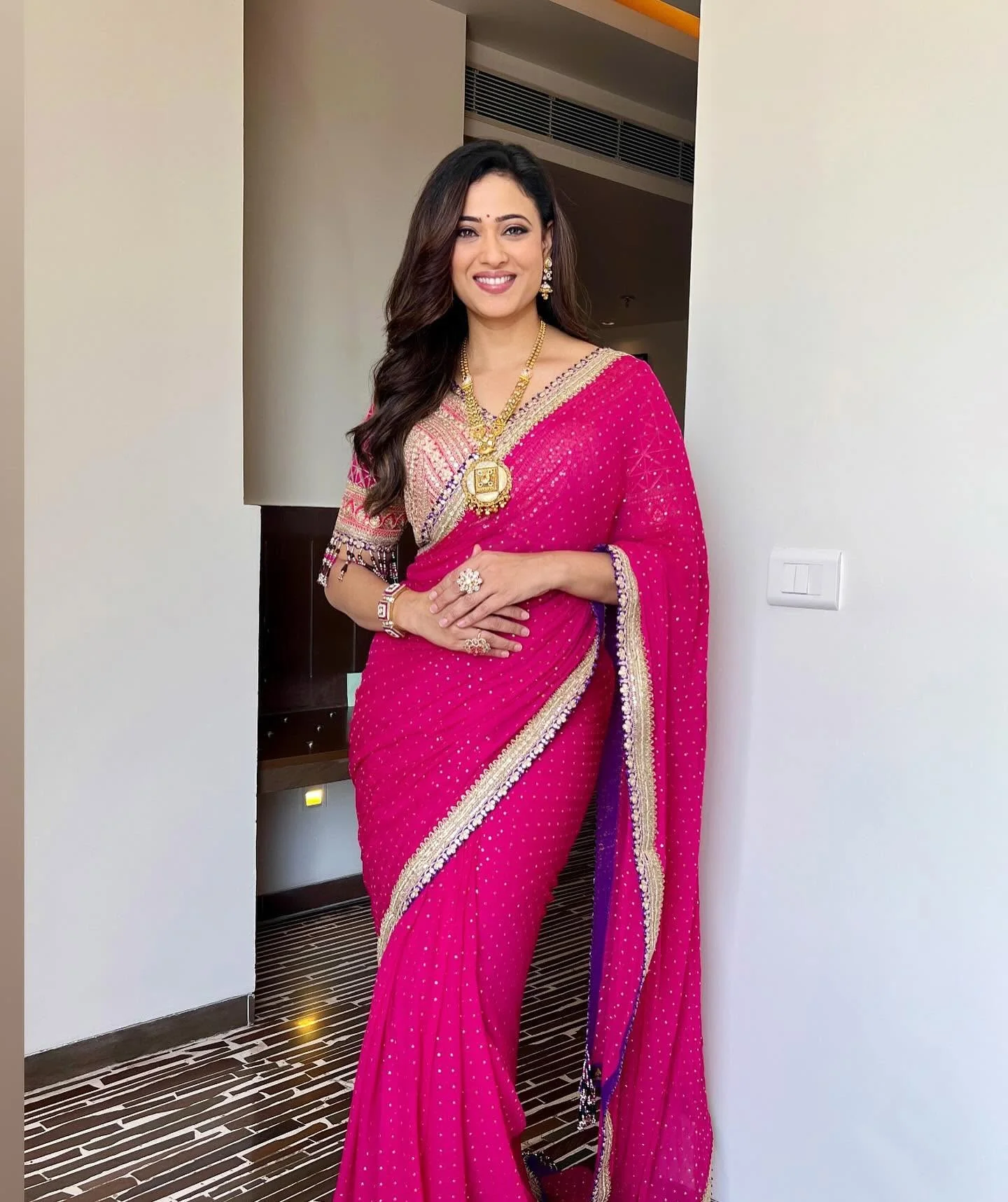 Shweta Tiwari, 44 picture 1 of 3