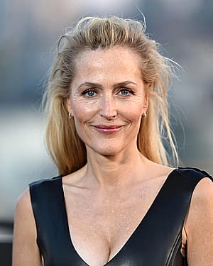 Gillian Anderson, 57'