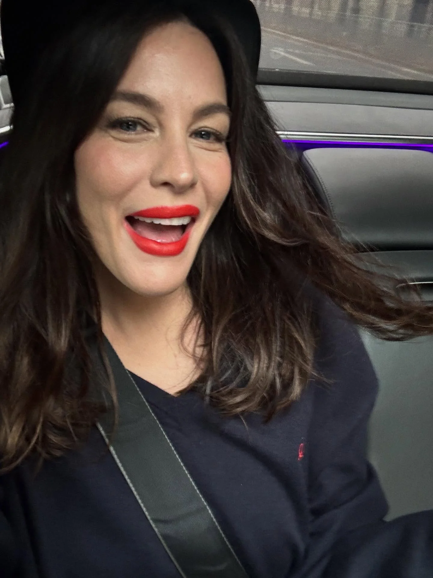 Liv Tyler, 48 picture 1 of 2