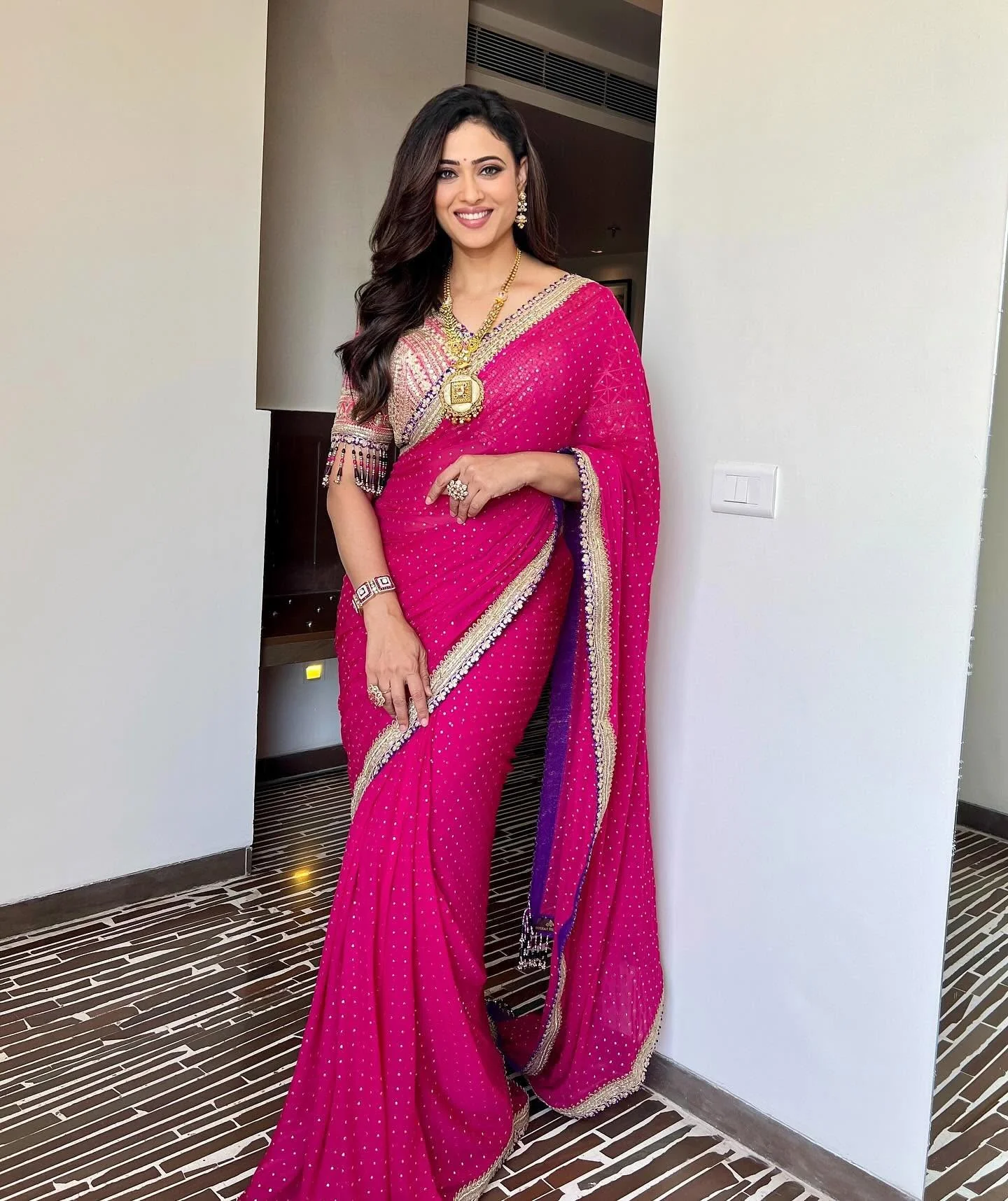 Shweta Tiwari, 44 picture 2 of 3