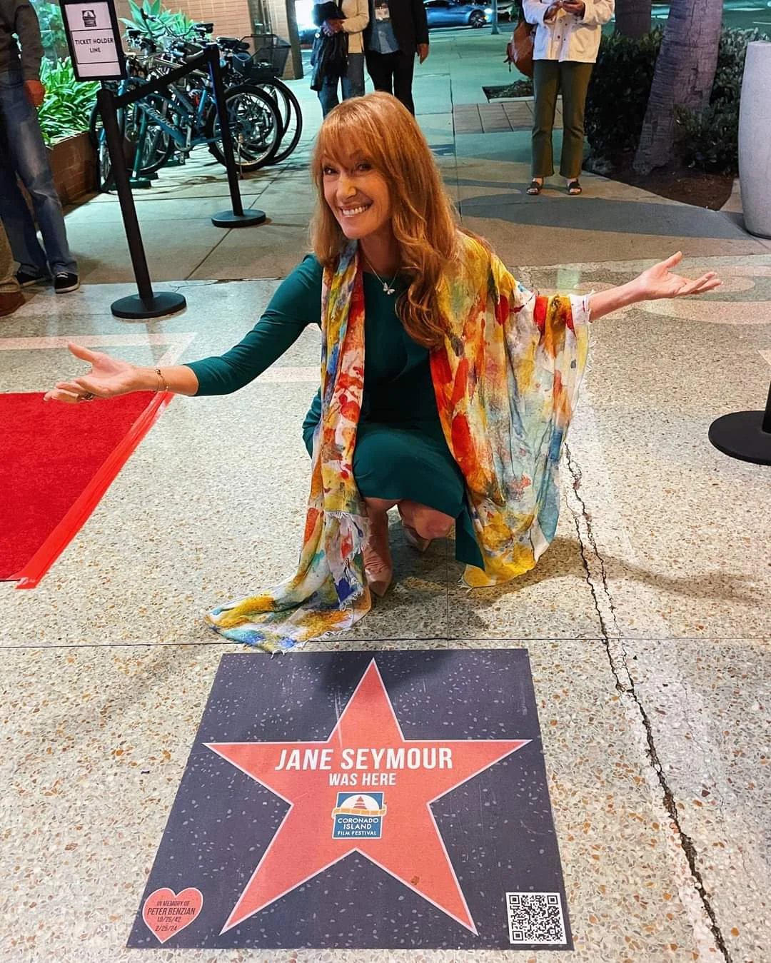 Jane Seymour, 73 picture 3 of 4