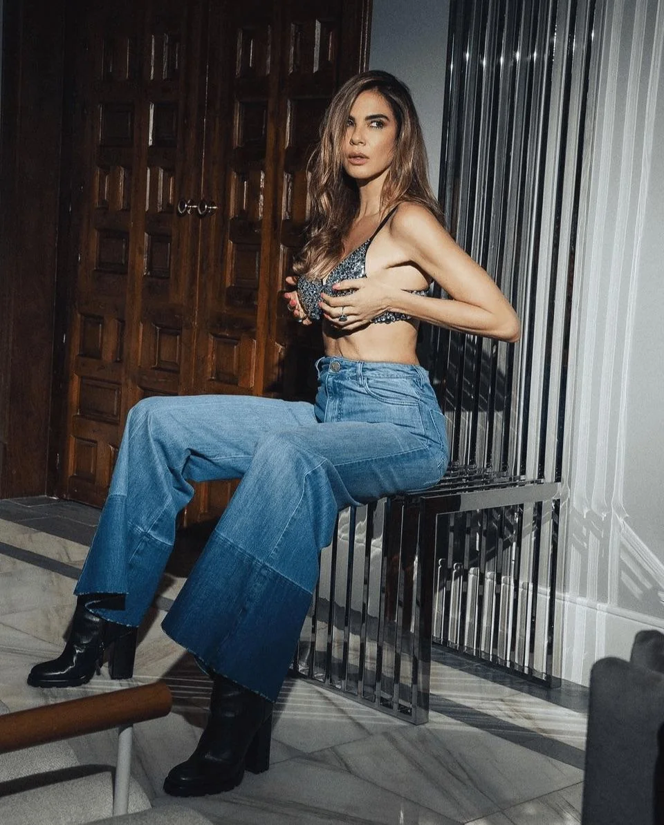 Luciana Gimenez, 54 picture 2 of 2