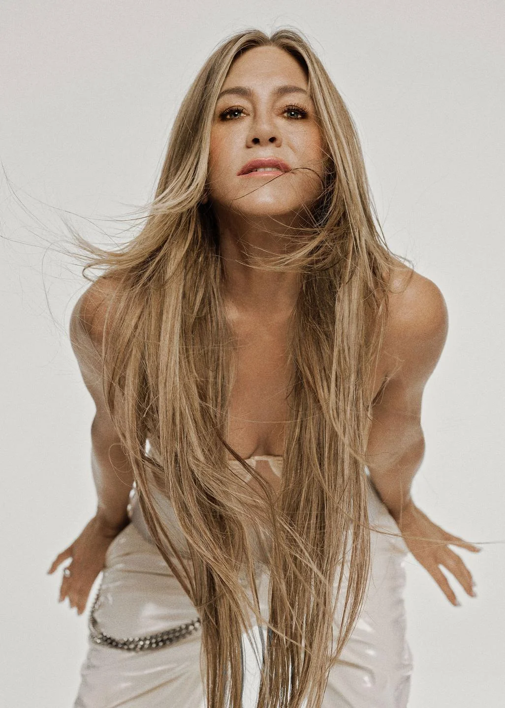 Jennifer Aniston, 53 picture 1 of 2