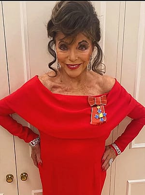 Joan Collins, 92'
