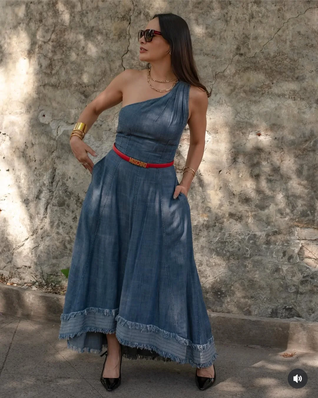 Fabiola Campomanes, 52 picture 2 of 2