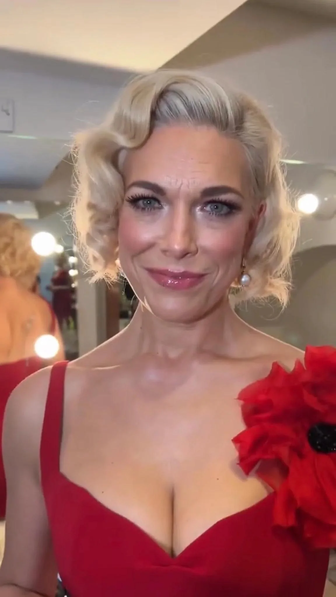 Hannah Waddingham, 48 picture 2 of 6