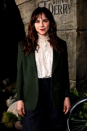 Fiona Dourif, 43'