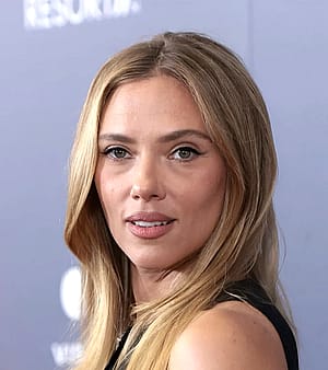 Scarlett Johansson, 40'