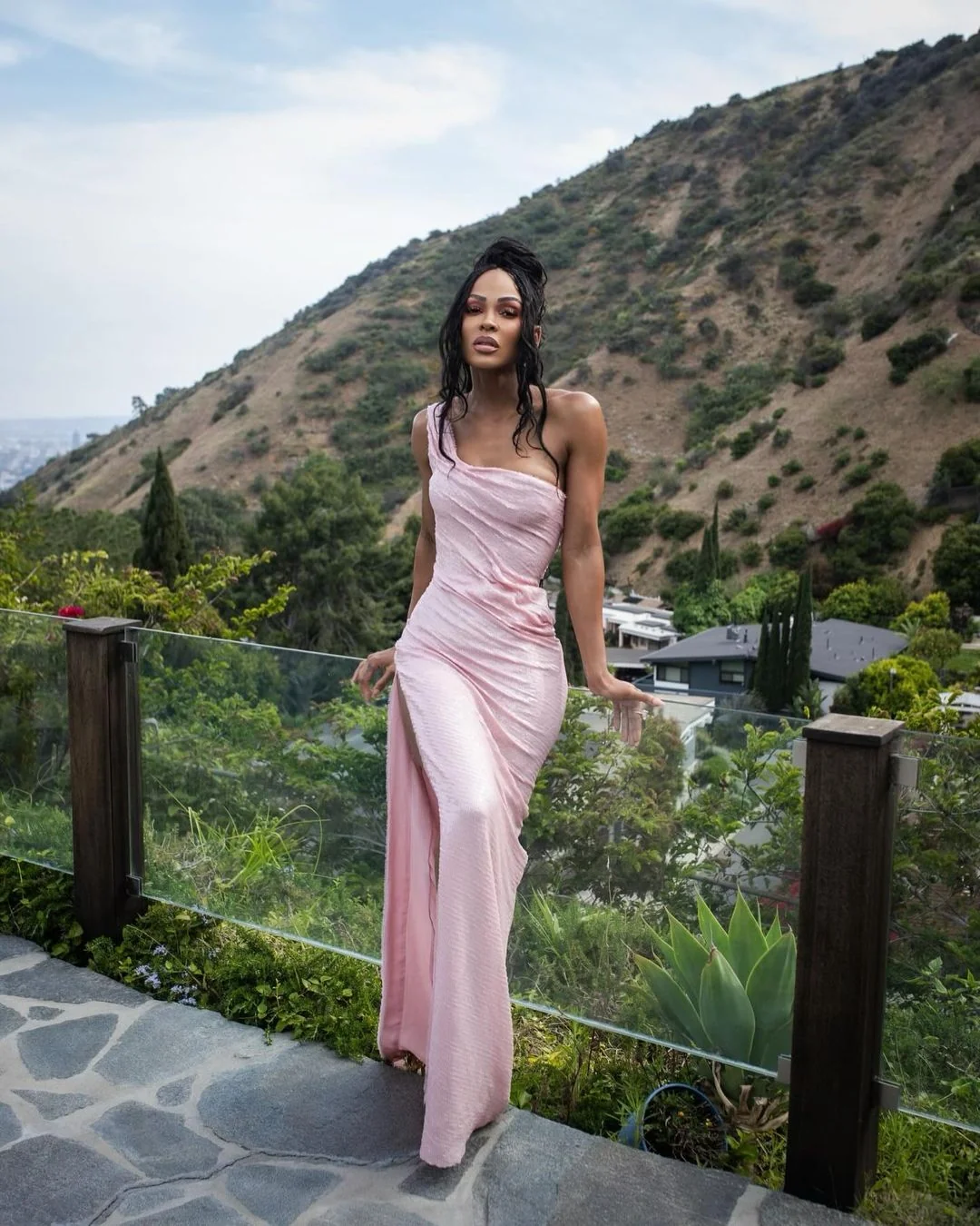 Meagan Good, 43 picture 4 of 16