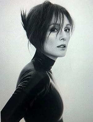 Julianne Moore, 64'