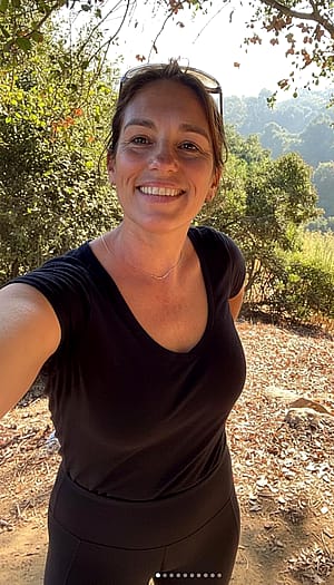 Amy Jo Johnson, 53'