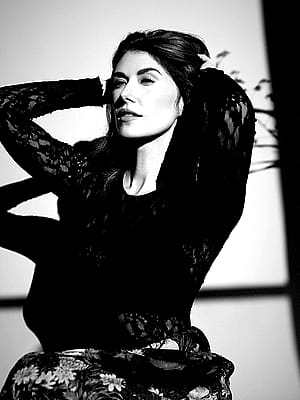 Jewel Staite, 43'