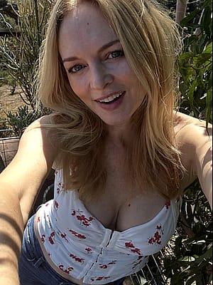 Heather Graham, 55'
