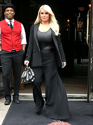 Jessica Simpson, 45'