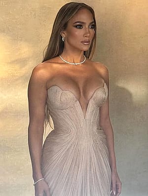Jennifer Lopez, 56'