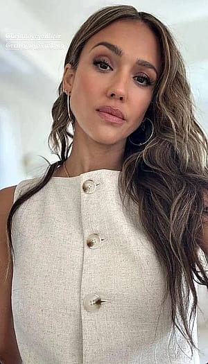 Jessica Alba, 44'