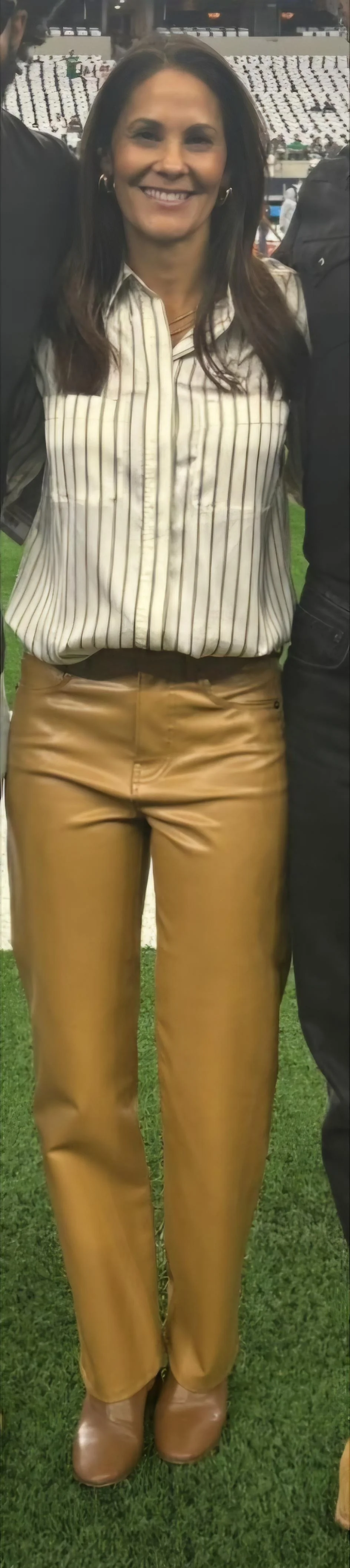 Tracy Wolfson, 49 picture 4 of 12