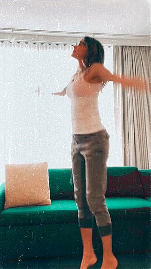 Tricia Helfer, 51'