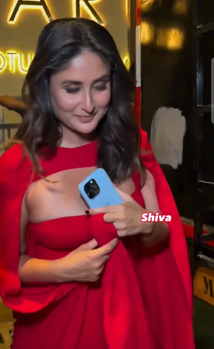 Kareena Kapoor, 44 picture 1 of 4