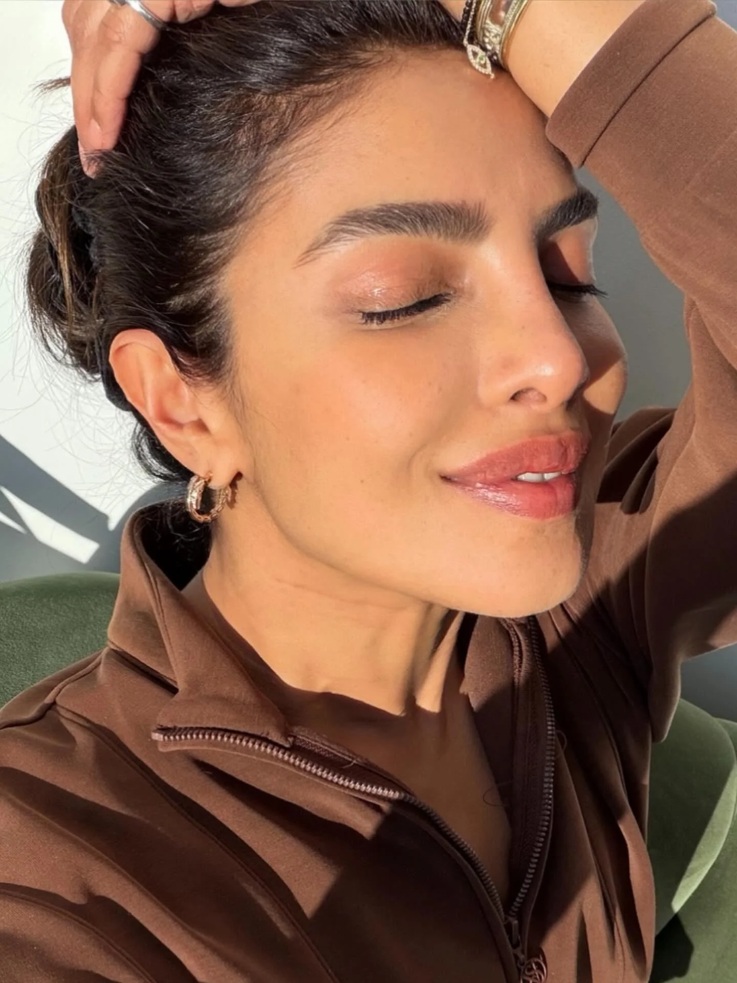 Priyanka Chopra, 43 picture 2 of 2