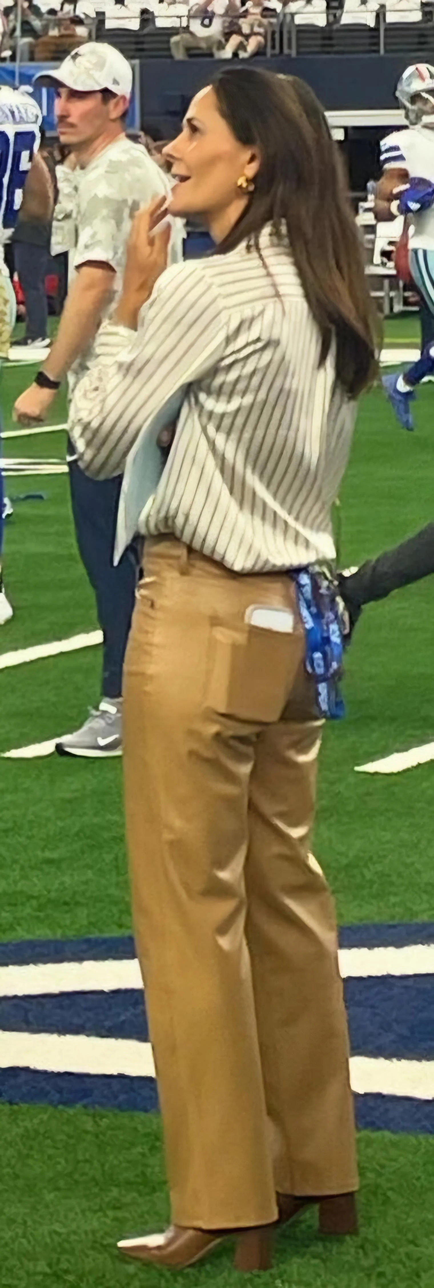 Tracy Wolfson, 49 picture 3 of 5
