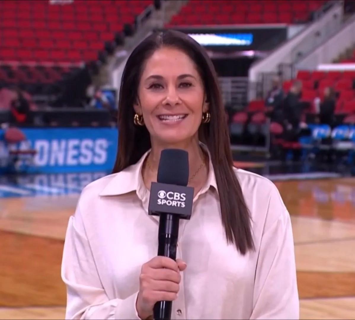 Tracy Wolfson, 50 picture 4 of 8
