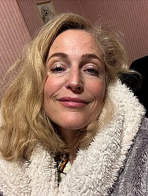 Gillian Anderson, 57'