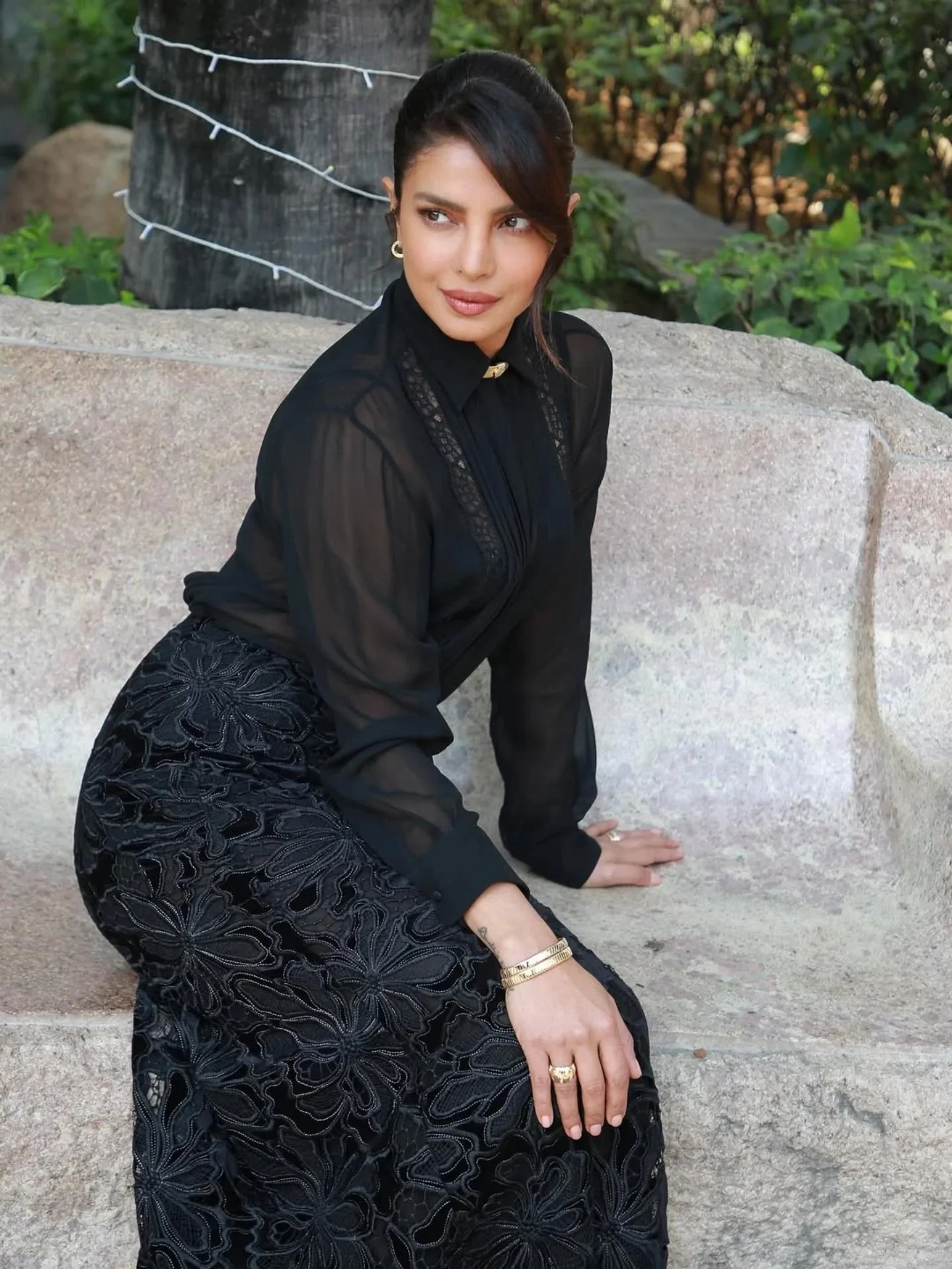 Priyanka Chopra, 43 picture 2 of 2