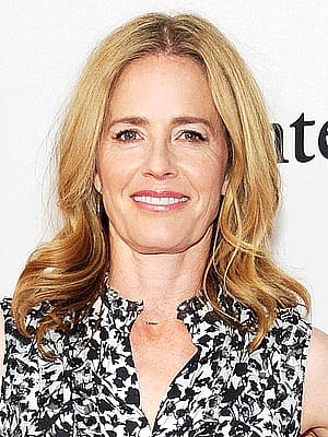 Elizabeth Shue, 62'