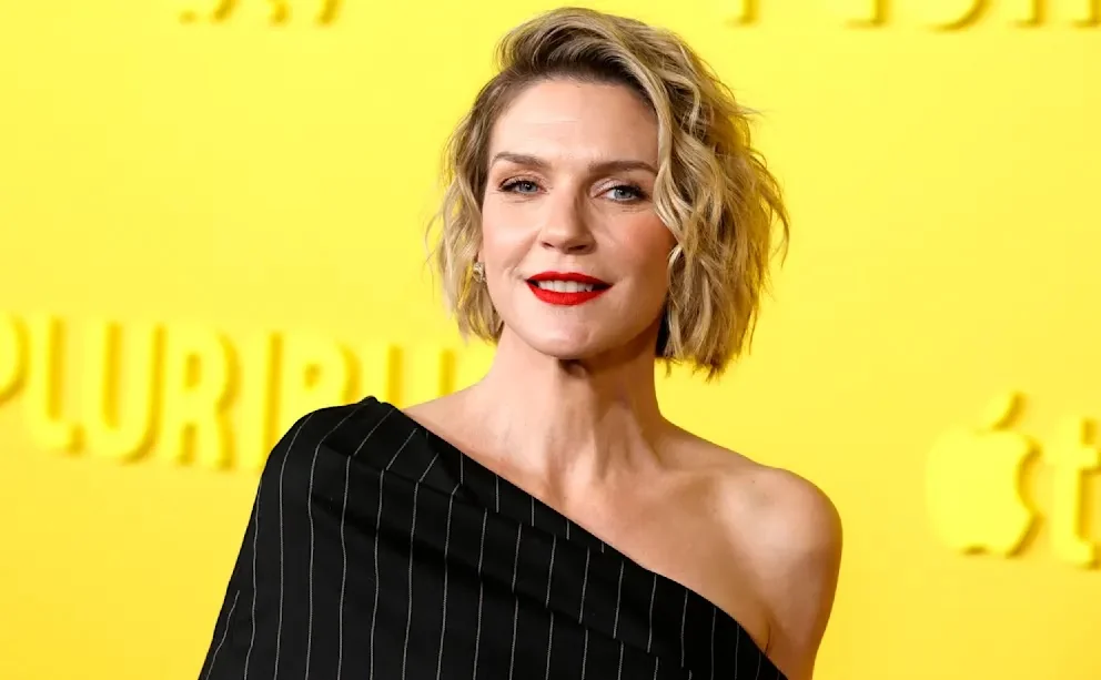 Rhea Seehorn, 53 picture 1 of 3