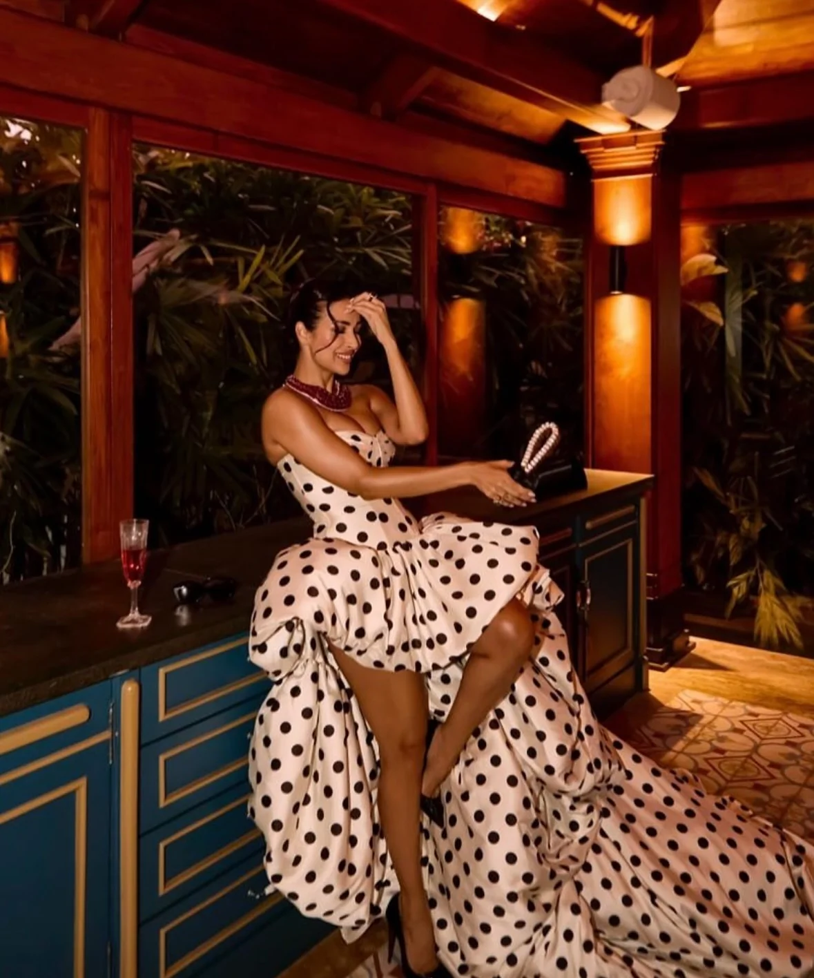 Malaika Arora, 52 picture 1 of 2