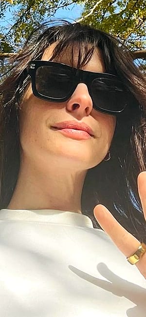 Anne Hathaway, 42'
