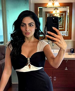 Neeru Bajwa, 45'